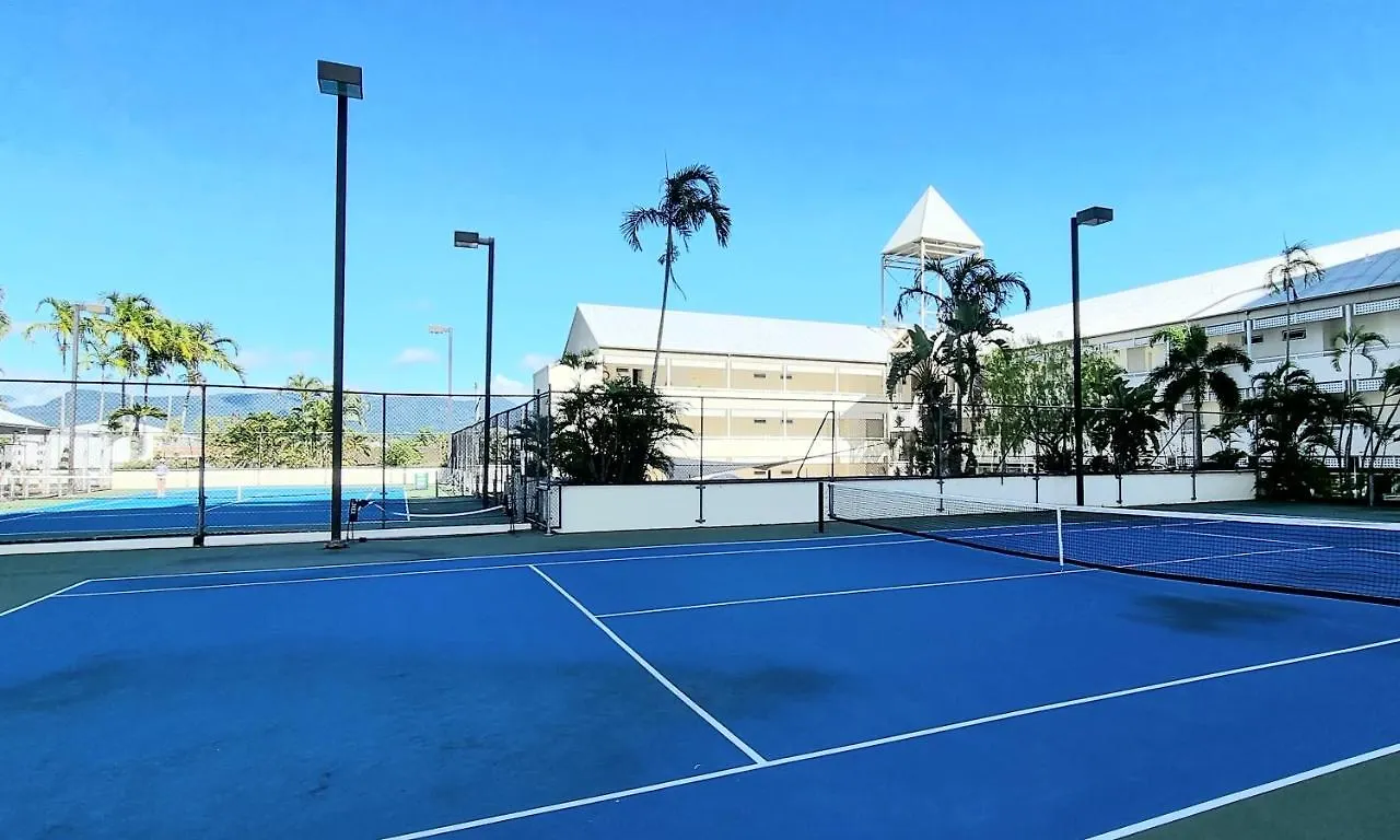 Cairns Luxury Waterview Apartment