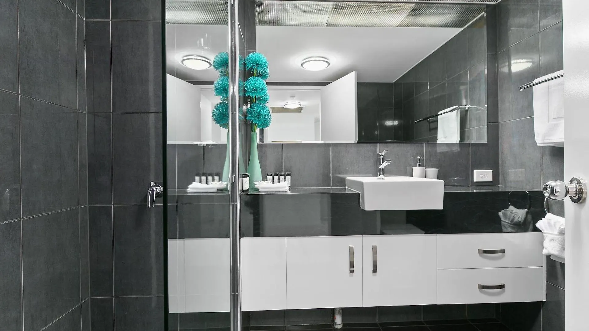 Cairns Luxury Waterview Apartment